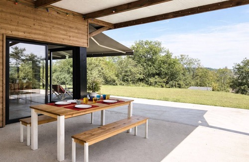 Montcuq-en-Quercy-Blanc Villa | Contemporary wooden house with swimming pool