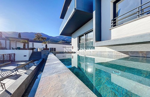 Villelongue-dels-Monts House | Contemporary villa with private infinity pool