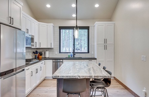 Pinetop Cottage | Contemporary & Cozy! Pinetop Country Club Casita
