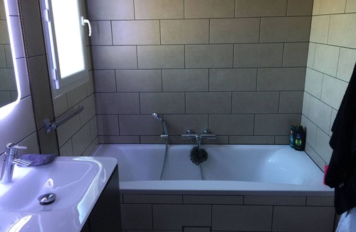 Marnhagues-et-Latour Villa | Contemporary villa surrounded by nature