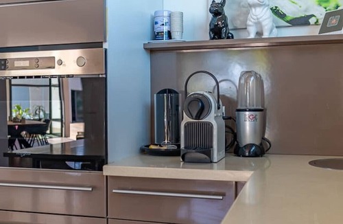 Saint-Gely-du-Fesc House | Contemporary Villa with Infinity Pool near Montpellier