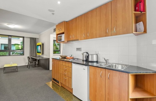 Parramatta Apartment | Contemporary 1-Bed First Floor Unit with Pool