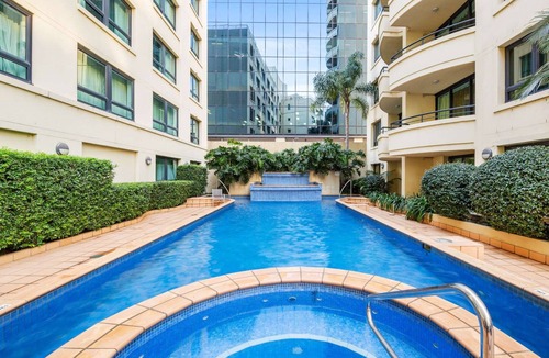 Parramatta Apartment | Contemporary 1-Bed First Floor Unit with Pool