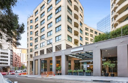 Parramatta Apartment | Contemporary 1-Bed First Floor Unit with Pool