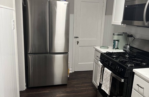 Wilmington House | Contemporary 2 BR Townhome- Pet Friendly!