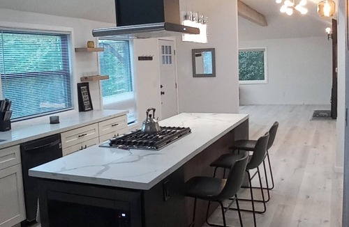 South Hills House | Contemporary 3bedroom/2 bathroom house close to UO