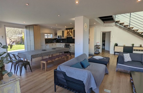 Le Taillan-Medoc House | Contemporary 4* loft-style villa