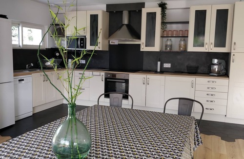 Le Taillan-Medoc House | Contemporary 4* loft-style villa