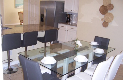 Loughman Villa | CONTEMPORARY 5 BEDROOM POOL/SPA HOME. GREAT PLACE TO SPEND PRIVATE FAMILY TIME