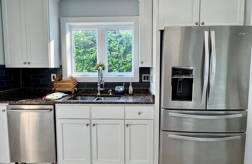 Portsmouth House | Contemporary 5 BR 4 BA Over 3500 SF Waterfront Direct Access to Chesapeake Bay