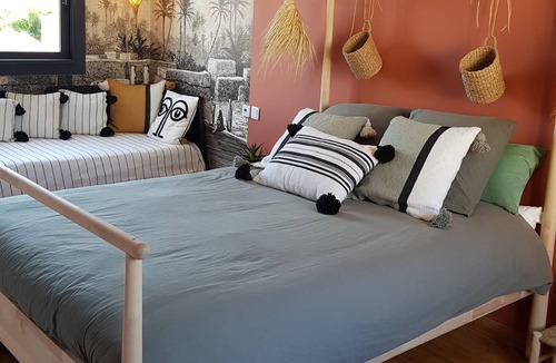 Nevian Villa | Contemporary air-conditioned house