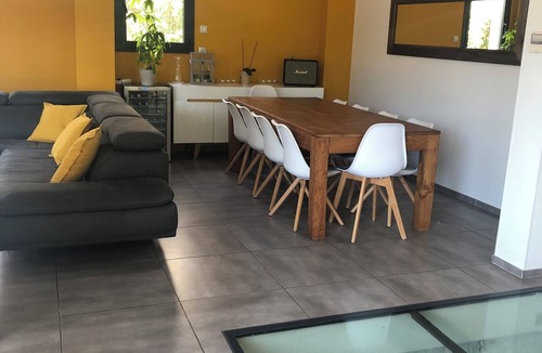 Jacou Villa | Contemporary air-conditioned villa with heated pool