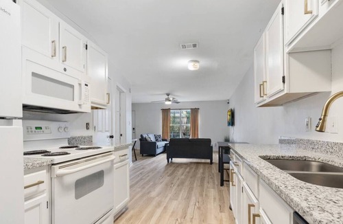 Griffin Heights House | Contemporary and Lux Townhome - 5 mins to FSU