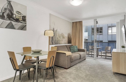 Chippendale Apartment | Contemporary Apartment