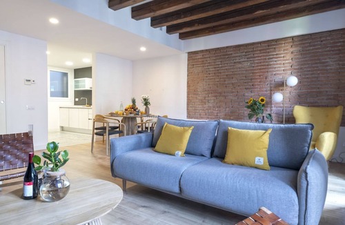 el Fort Pienc Apartment | Contemporary APT steps to Arc de Triomf-Born