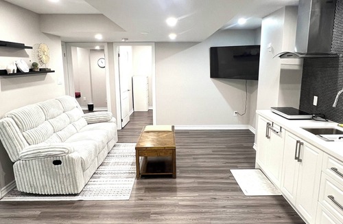 Halton Regional Municipality House | Contemporary Basement Suite.