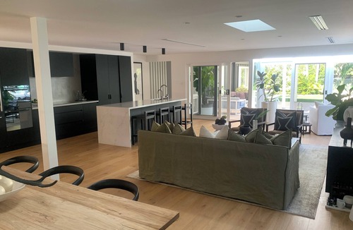 Avalon Beach House | Contemporary Beach House