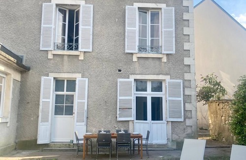 Bourges Apartment | Contemporary Bourges