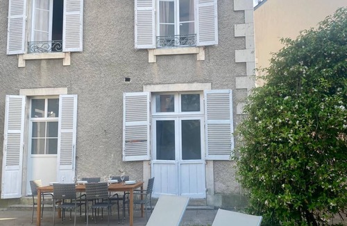 Bourges Apartment | Contemporary Bourges