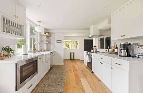 Camas House | Contemporary Camas Retreat