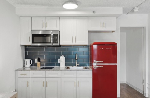 St. Johns Apartment | Contemporary Centro Flats studio getaway