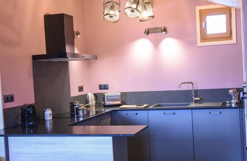 Mont-de-Lans Ski Chalet | Contemporary Chalet for 14, with Jacuzzi.