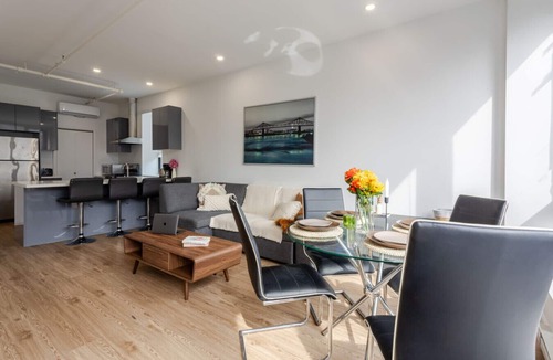 Downtown Montreal Apartment | Contemporary City Retreat