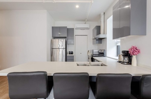 Downtown Montreal Apartment | Contemporary City Retreat