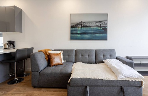 Downtown Montreal Apartment | Contemporary City Retreat