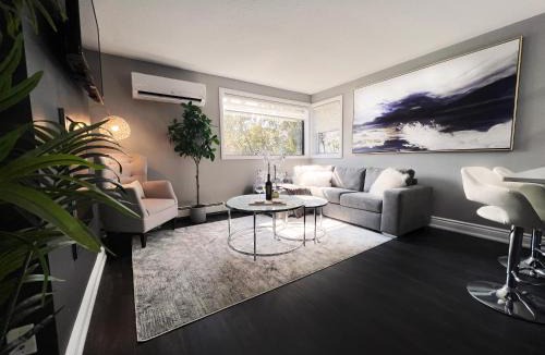 South London Apartment | Contemporary Comfort | Centrally Located Gem