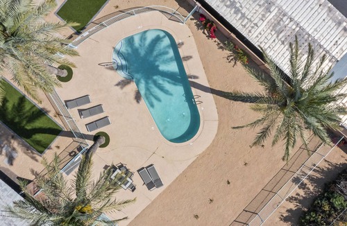 Camelback East Apartment | Contemporary Condo in Central Biltmore