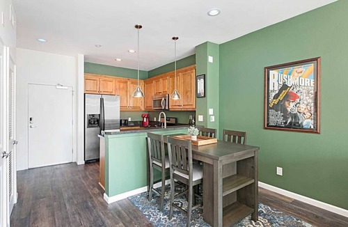 Pacific Terrace Condo | Contemporary Condo in the Gaslamp