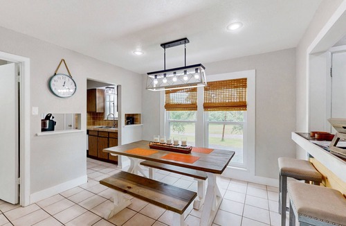 Sailhouse Condo | Contemporary Condo w/Fast WiFi and Shared Pool