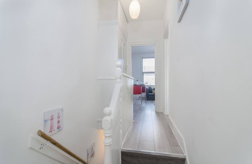 Plumstead Apartment | Contemporary cosy Apartment