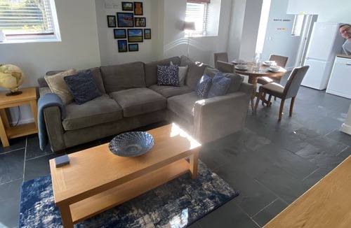 Dursley Cottage | Contemporary Cotswold Cottage