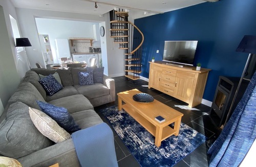 Dursley Cottage | Contemporary Cotswold Cottage