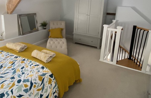 Dursley Cottage | Contemporary Cotswold Cottage