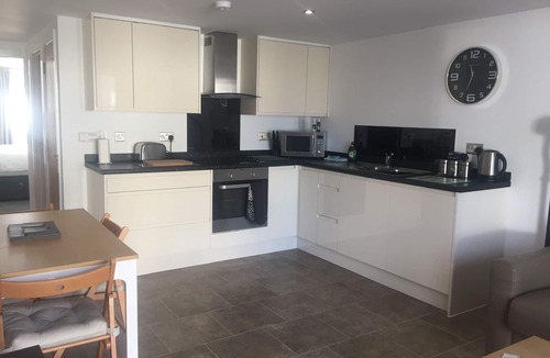 Emersons Green Cottage | Contemporary cottage close to Bristol & Bath