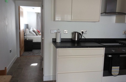 Emersons Green Cottage | Contemporary cottage close to Bristol & Bath