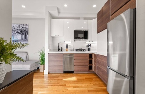 Fenway–Kenmore Apartment | Contemporary Cove + Family Friendly | Suite 10