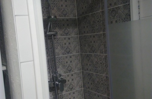 Les Mureaux Apartment | Contemporary Cozy Studio