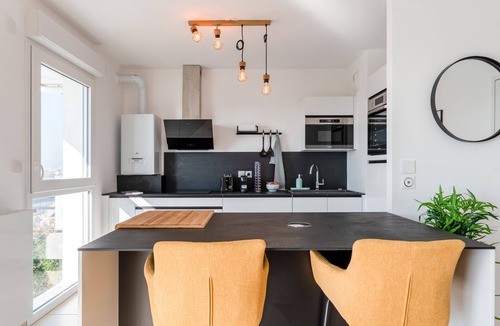 Quartier du Mont Gargan Apartment | Contemporary Design | Gorgeous Seine View