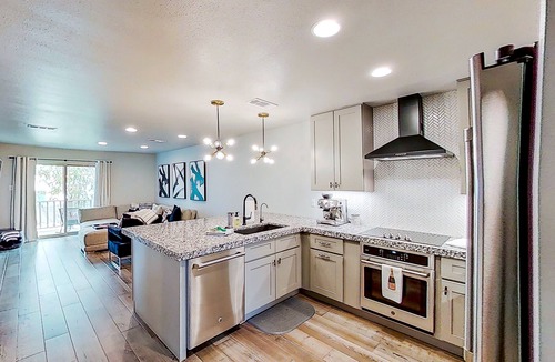 Horseshoe Bay House | Contemporary, dog-friendly townhouse with balcony, pool & day docks