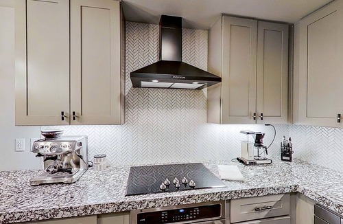 Horseshoe Bay House | Contemporary, dog-friendly townhouse with balcony, pool & day docks