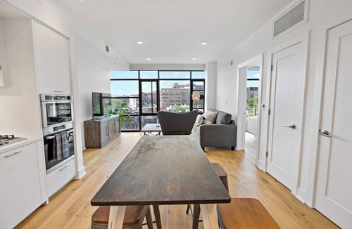 Cardozo Bed & Breakfast | Contemporary | Downtown | Views | Luxury