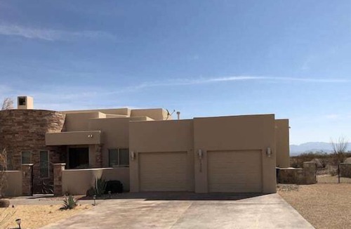 Las Cruces House | Contemporary Elegance