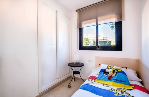 Bonmont Terres Noves House | Contemporary house in golf, swimming pool, wifi