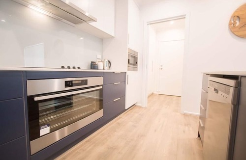 Seymour House | Contemporary ‘Esprit’ with river reserve access