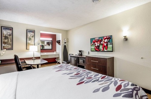 Allison Hotel | Contemporary Gallup 1 Unit Route 66