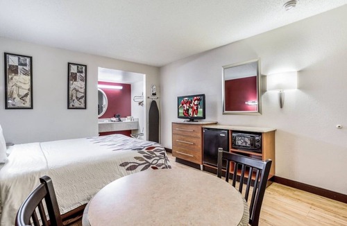 Allison Hotel | Contemporary Gallup 1 Unit Route 66